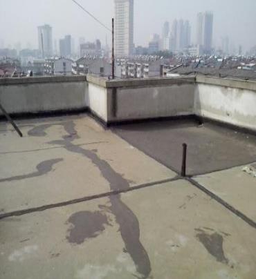 三门峡市漏水维修 楼顶漏水是什么原因，楼顶漏水维修方法是什么?